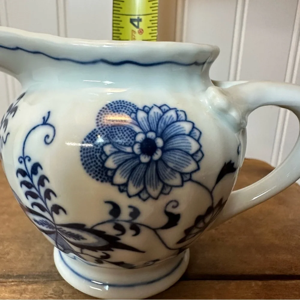 Blue Danube Japan Creamer - Meissen Blue Onion Motif